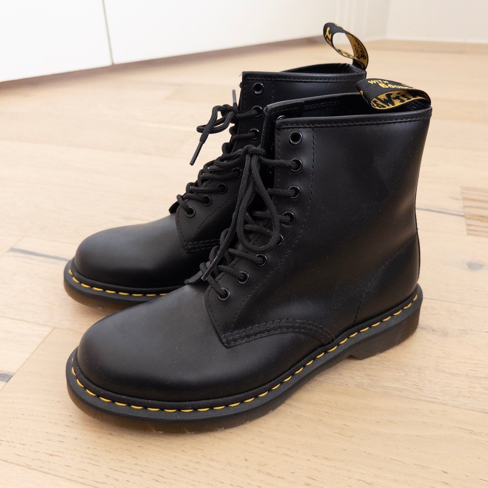 Dr.‎ Martens 1460 Smooth Leather Boots Size 10W 9M Black Lace Goth Grunge Chunky